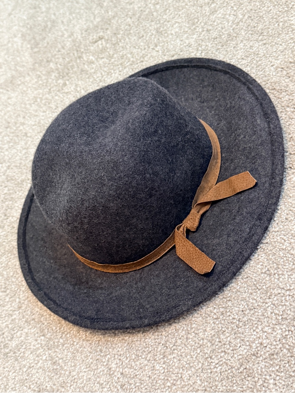 Athleta Women's 100% Wool Felt Wide Brim Panama Fedora Hat Gray Brown Ribbon